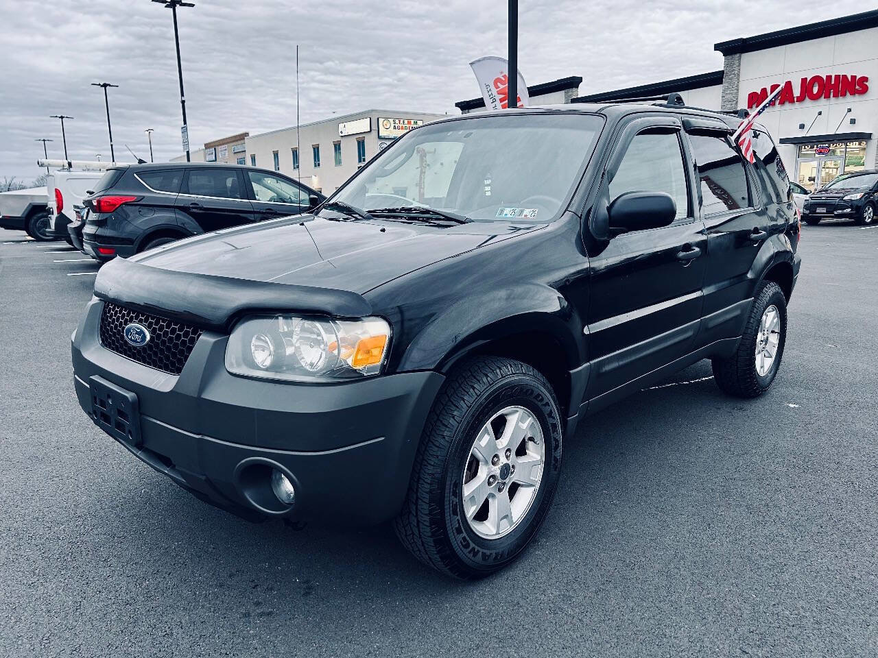 Used 2006 Ford Escape XLT image 2