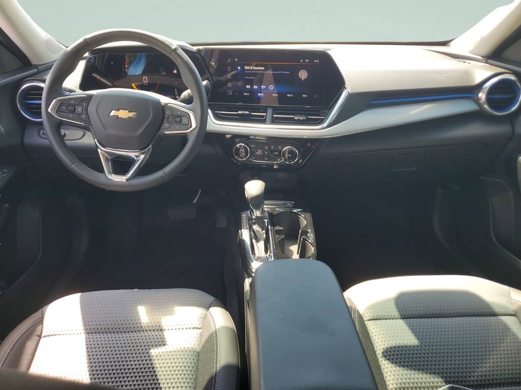 Used 2026 Chevrolet Trax LT w/ Driver Confidence Package image 14