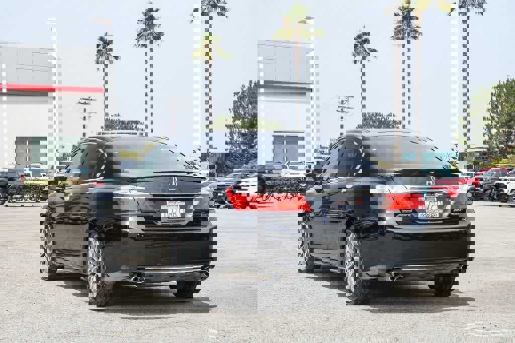 Used 2015 Honda Accord Sport image 9