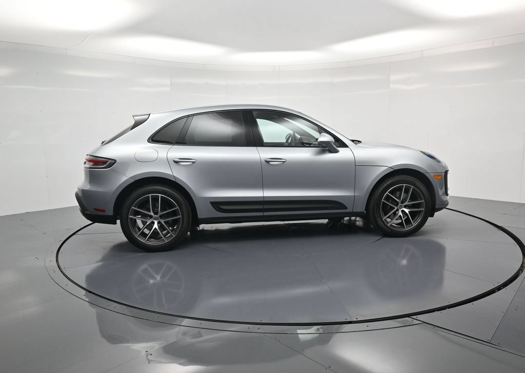 Certified 2026 Porsche Macan AWD/4WD image 34