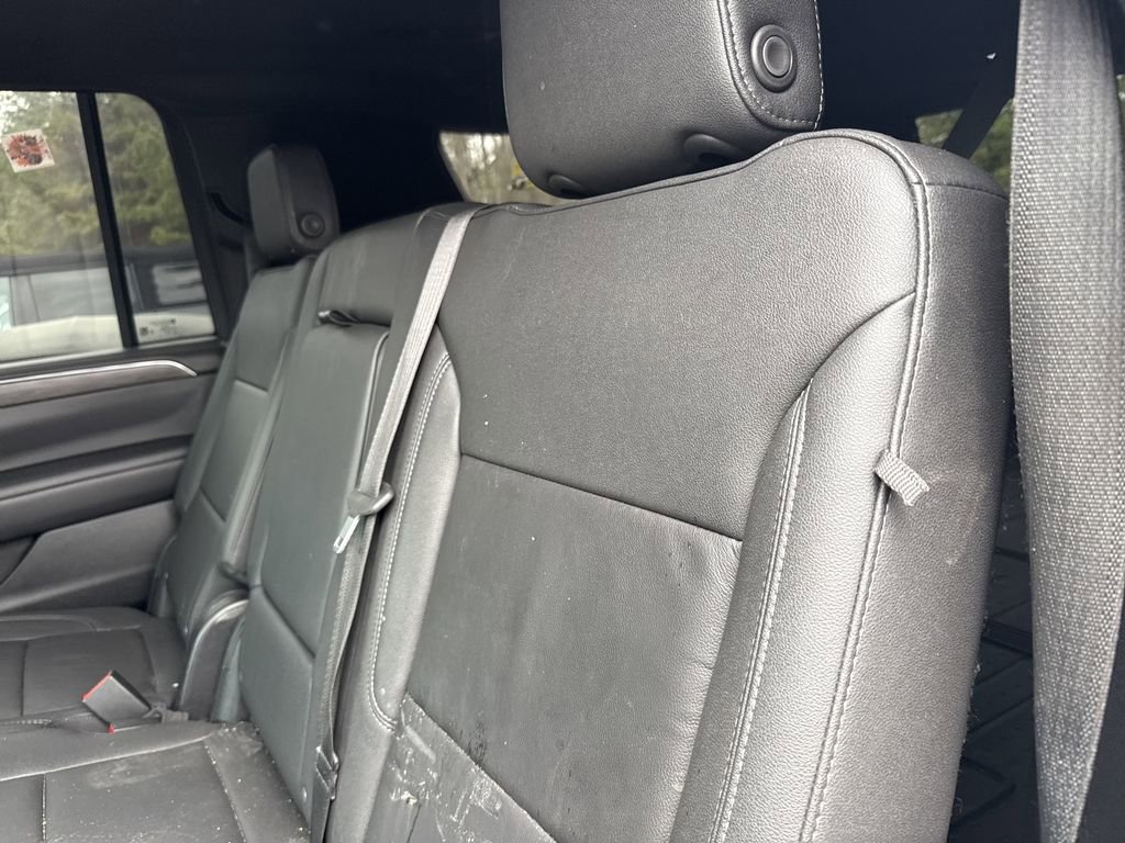 Used 2022 Chevrolet Suburban LT w/ Luxury Package image 12