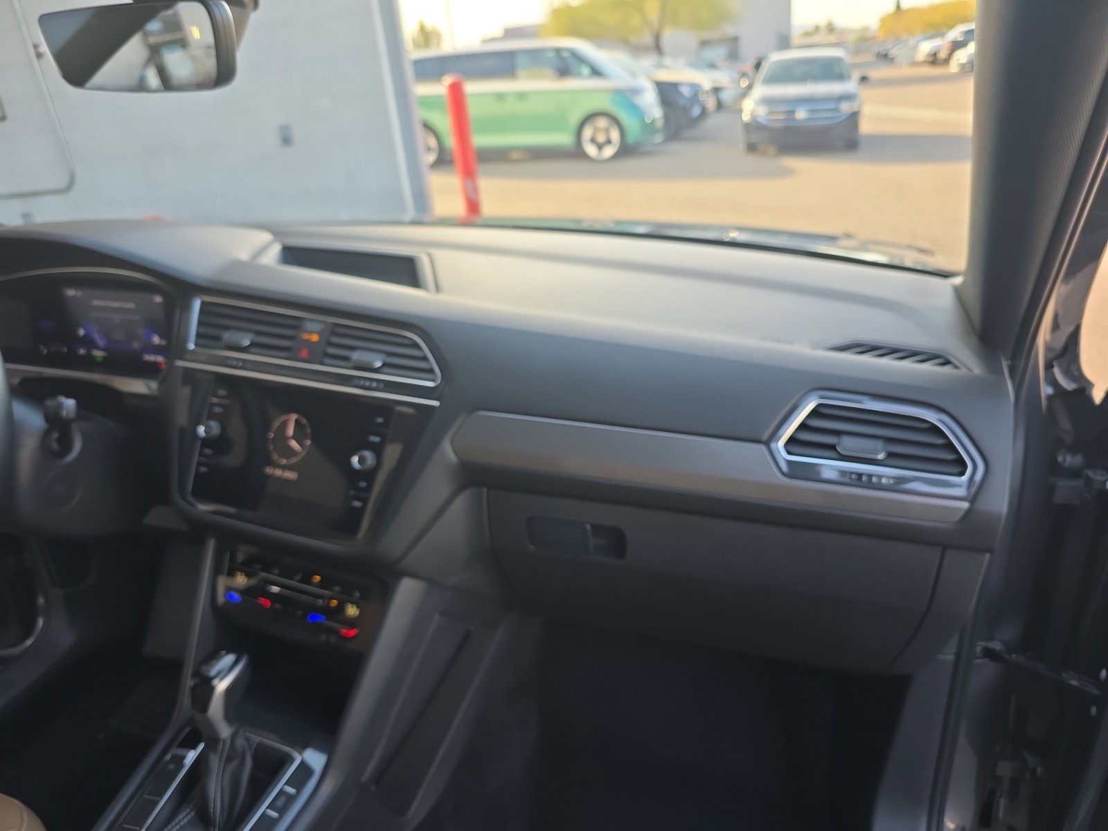 Used 2022 Volkswagen Tiguan SE image 20