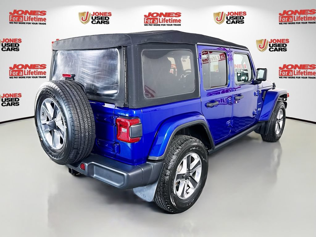 Used 2018 Jeep Wrangler Unlimited Sahara w/ Dual Top Group AWD/4WD image 16