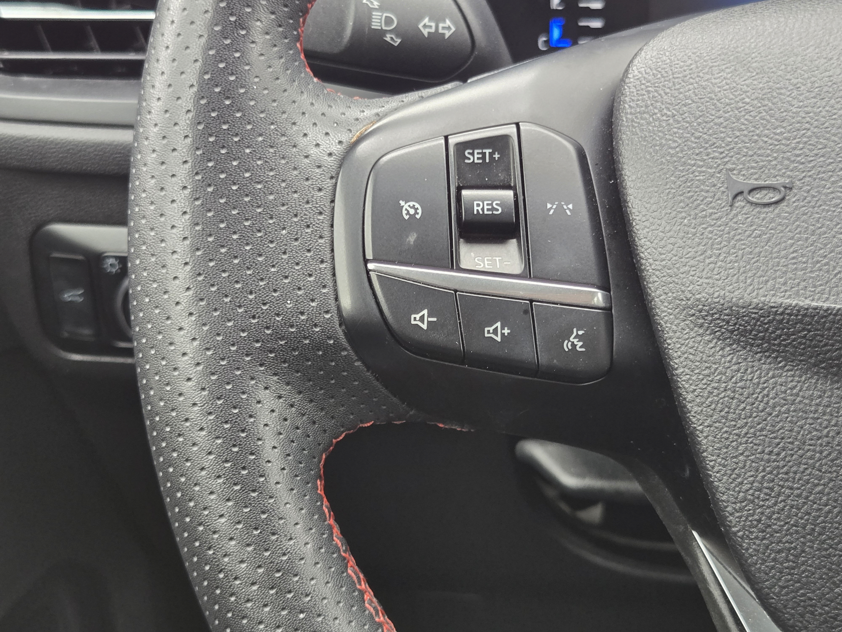 Used 2024 Ford Escape ST-Line AWD/4WD image 25