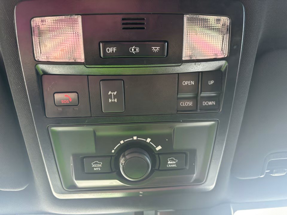 Used 2023 Toyota Tacoma TRD Off-Road w/ TRD Premium Off Road Package AWD/4WD image 15
