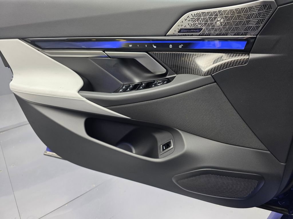 New 2027 BMW M5 w/ Carbon Package AWD/4WD image 16