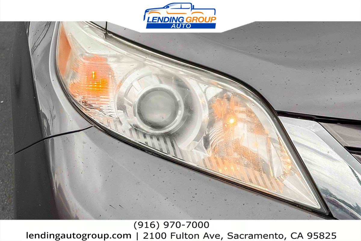 Used 2017 Toyota Sienna LE image 7