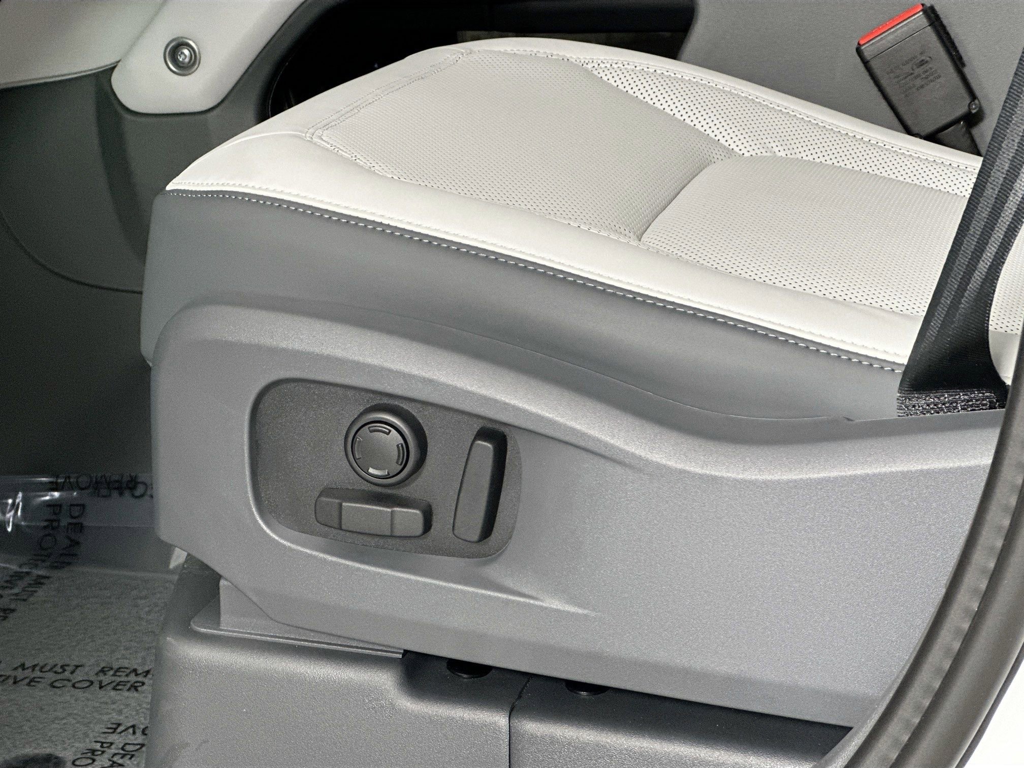 Used 2026 Land Rover Defender 110 S image 18