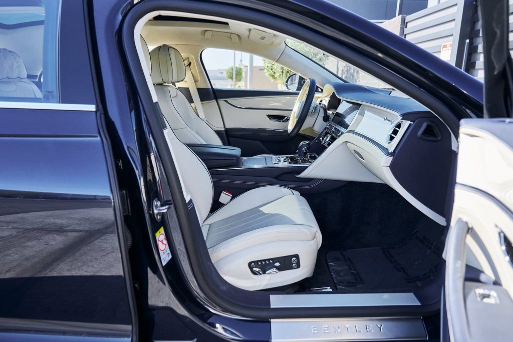 Used 2024 Bentley Flying Spur V8 AWD/4WD image 22