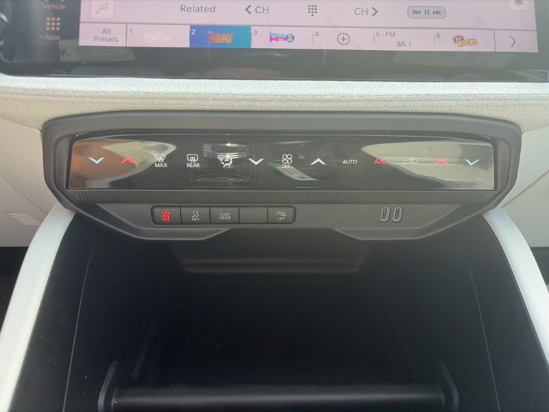 New 2026 Jeep Cherokee Laredo AWD/4WD image 30