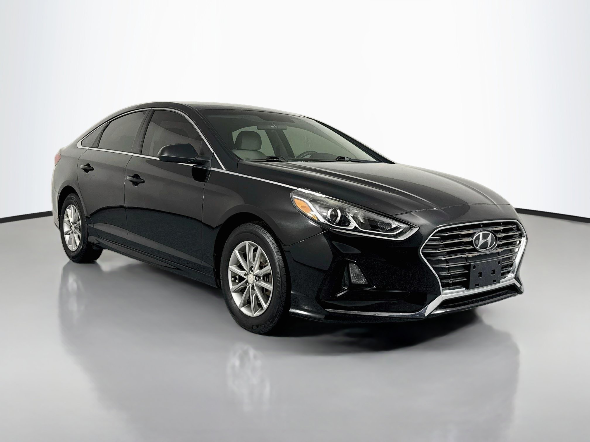 Used 2018 Hyundai Sonata SE FWD image 3