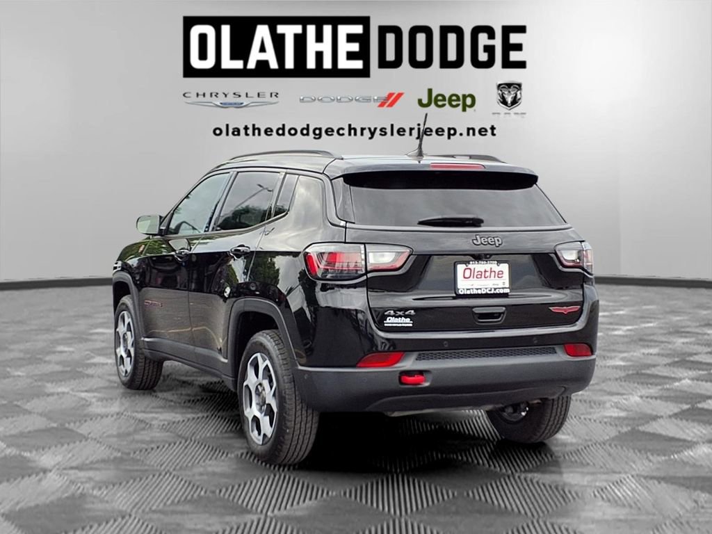 Used 2022 Jeep Compass Trailhawk w/ Trailhawk Elite Group AWD/4WD image 3