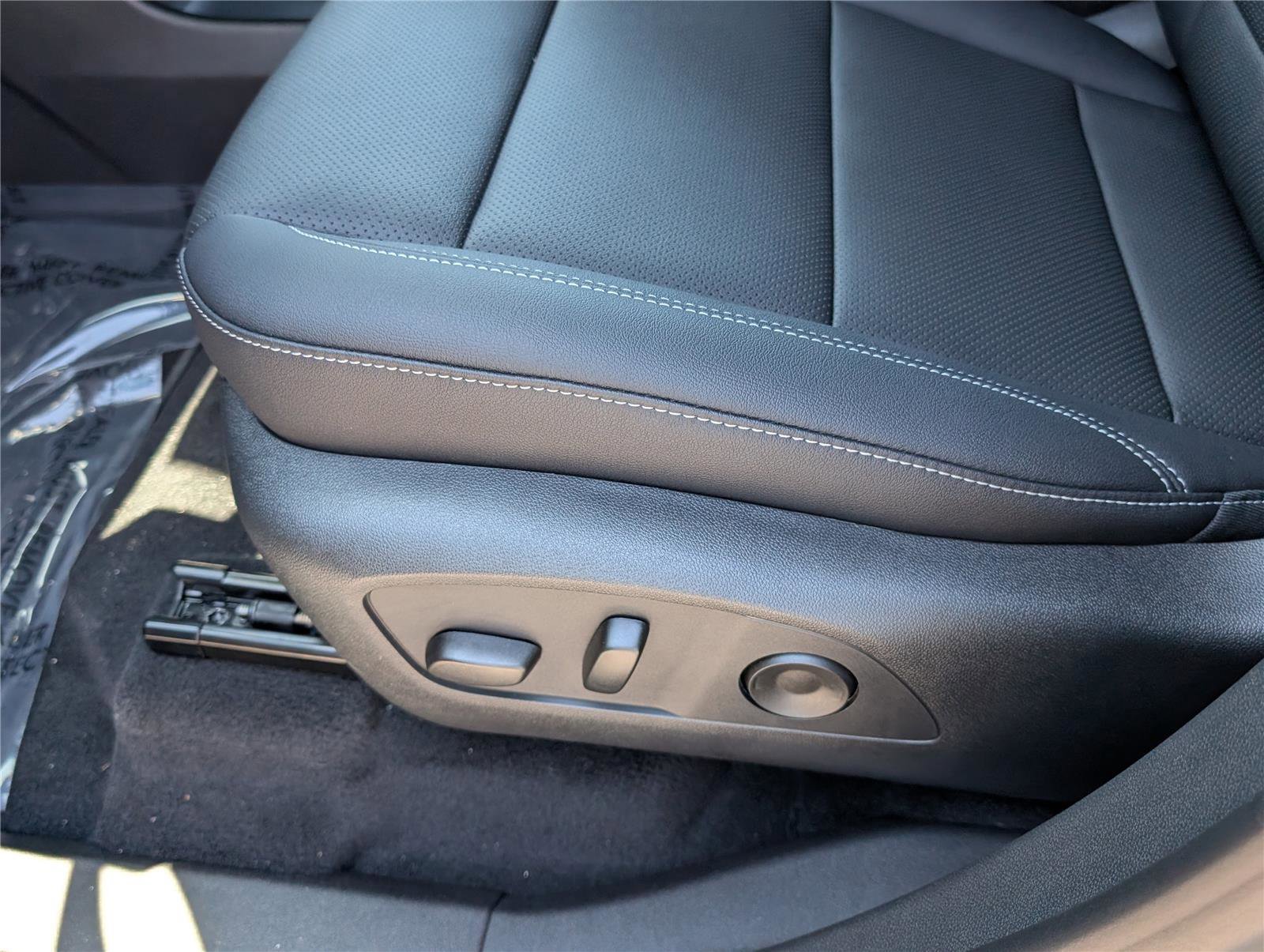 New 2026 Chevrolet Traverse LT AWD/4WD image 18