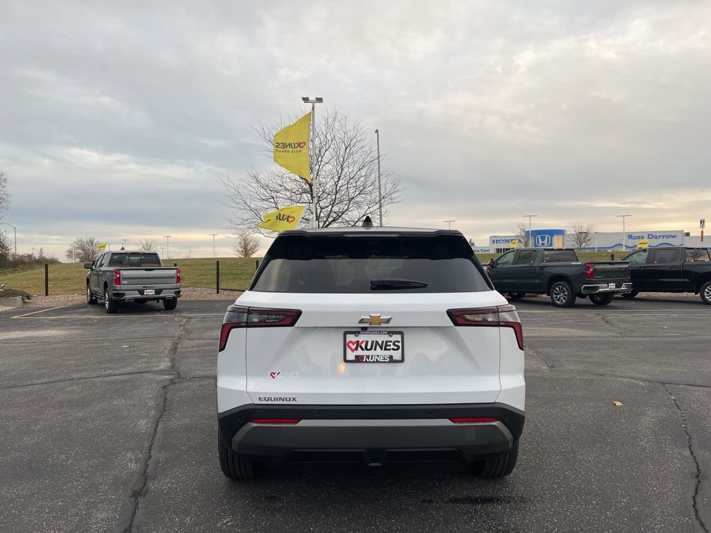 New 2026 Chevrolet Equinox LT w/ Convenience Package II image 4