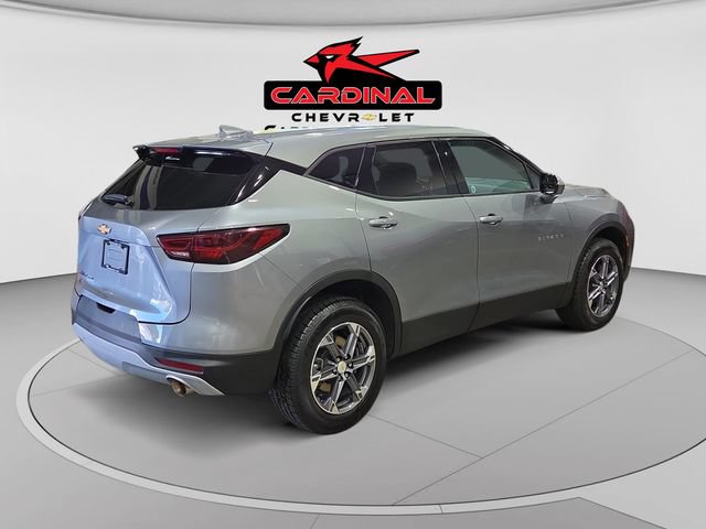 Used 2025 Chevrolet Blazer LT AWD/4WD image 3