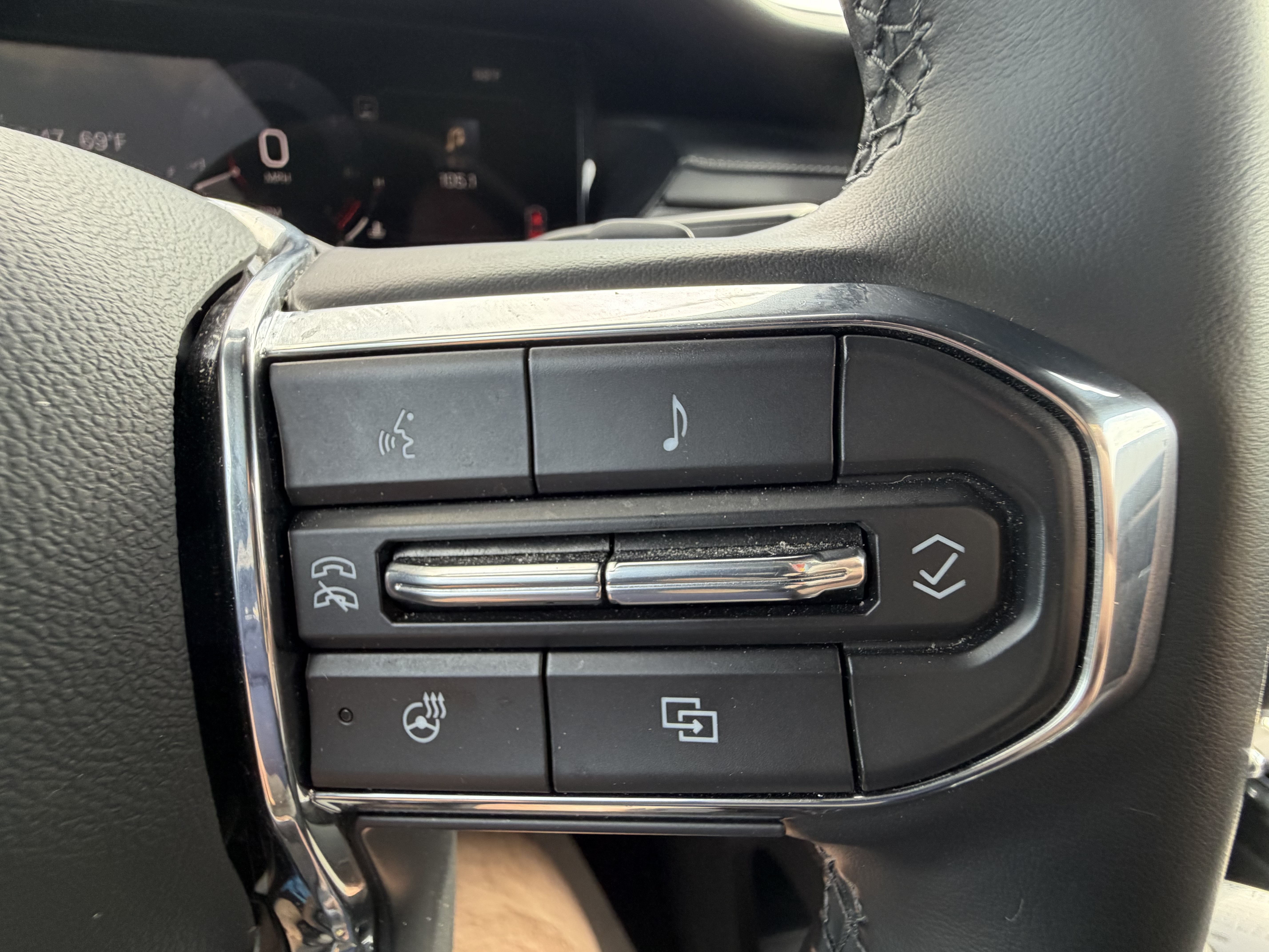 Used 2025 GMC Acadia Elevation FWD image 18