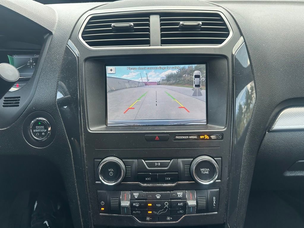 Used 2018 Ford Explorer XLT w/ Equipment Group 201A image 21