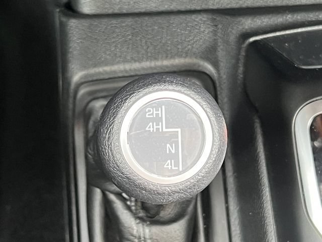 Used 2023 Jeep Gladiator Sport AWD/4WD image 30