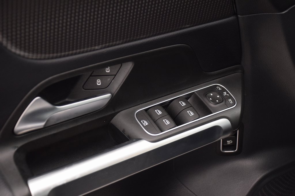 Certified 2022 Mercedes-Benz GLB 250 image 19