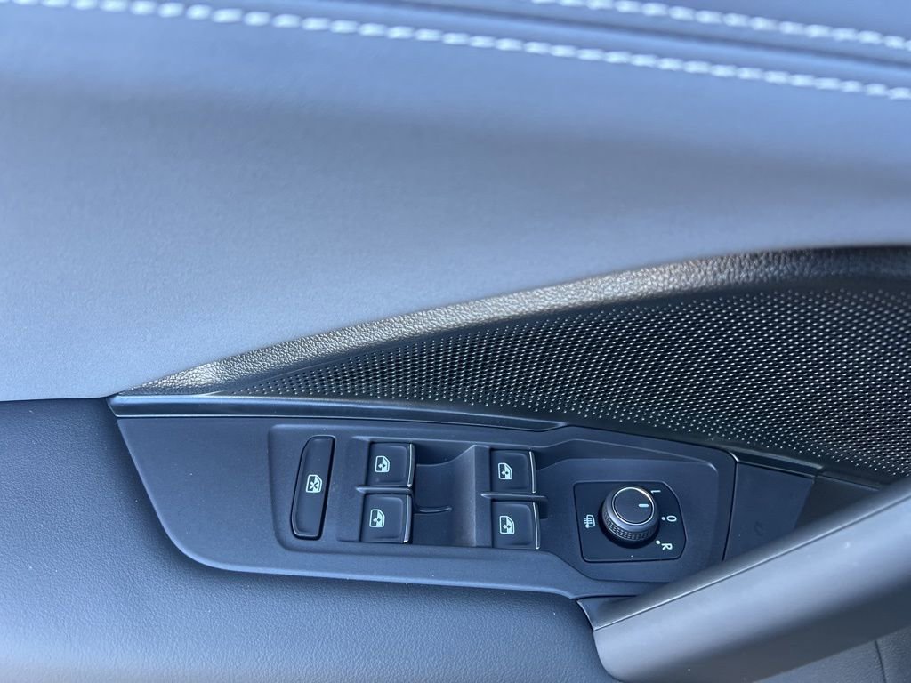 New 2026 Volkswagen Tiguan SE AWD/4WD image 18