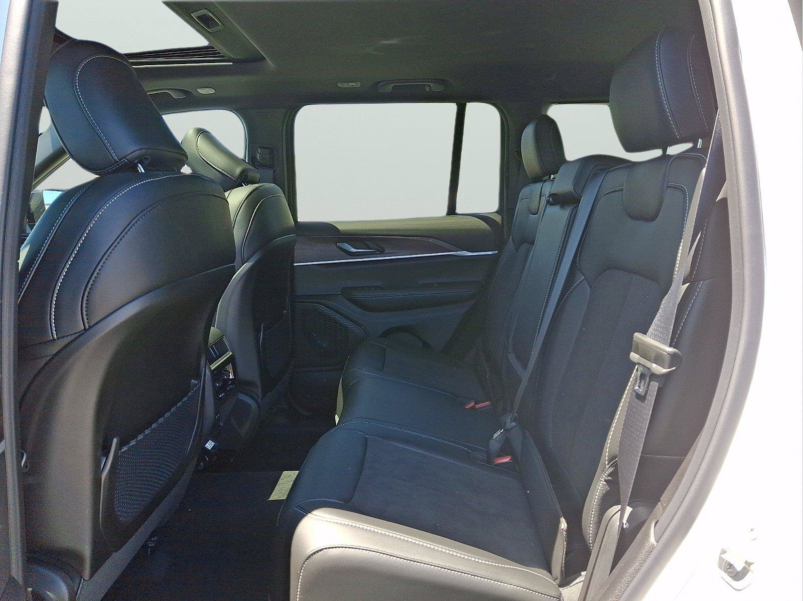 New 2026 Jeep Grand Cherokee Altitude AWD/4WD image 6