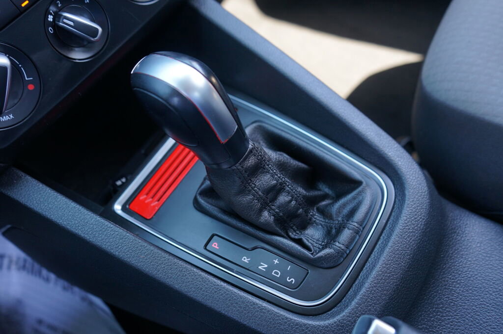 Used 2017 Volkswagen Jetta S w/ Jetta S Cold Weather Package image 17