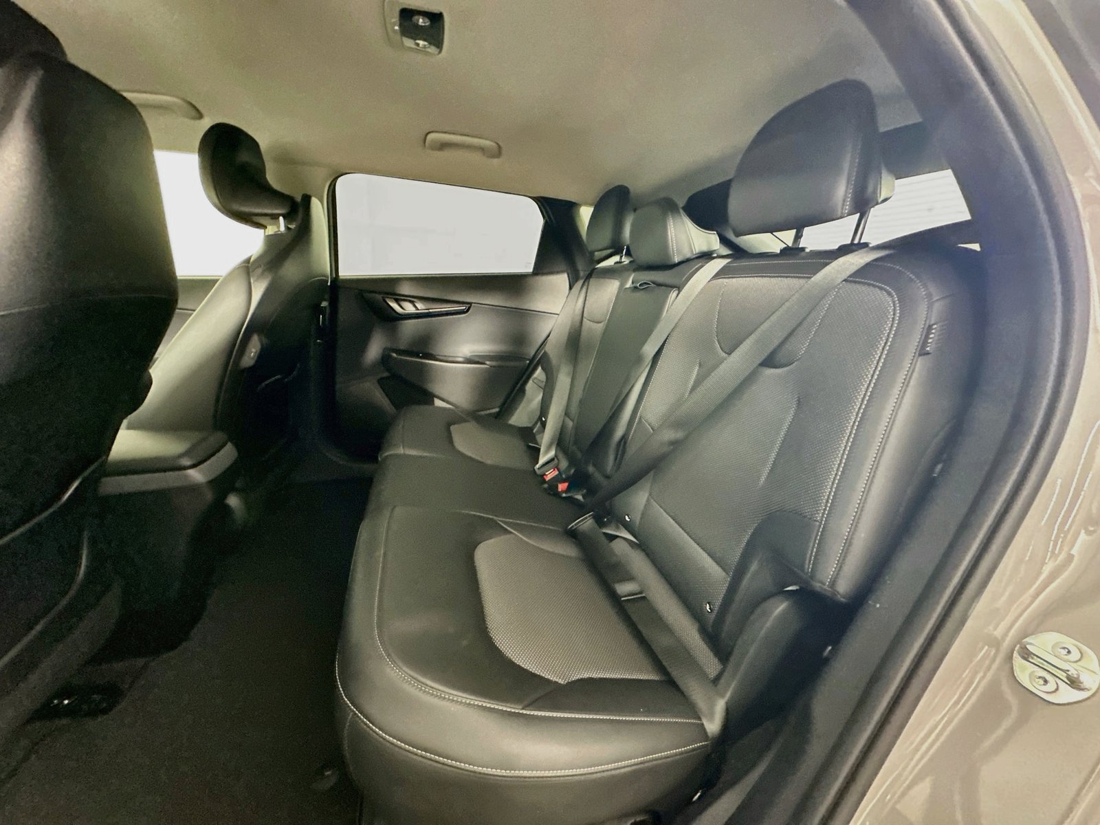Used 2025 Kia EV6 Light w/ Light LR Technology Package RWD image 25