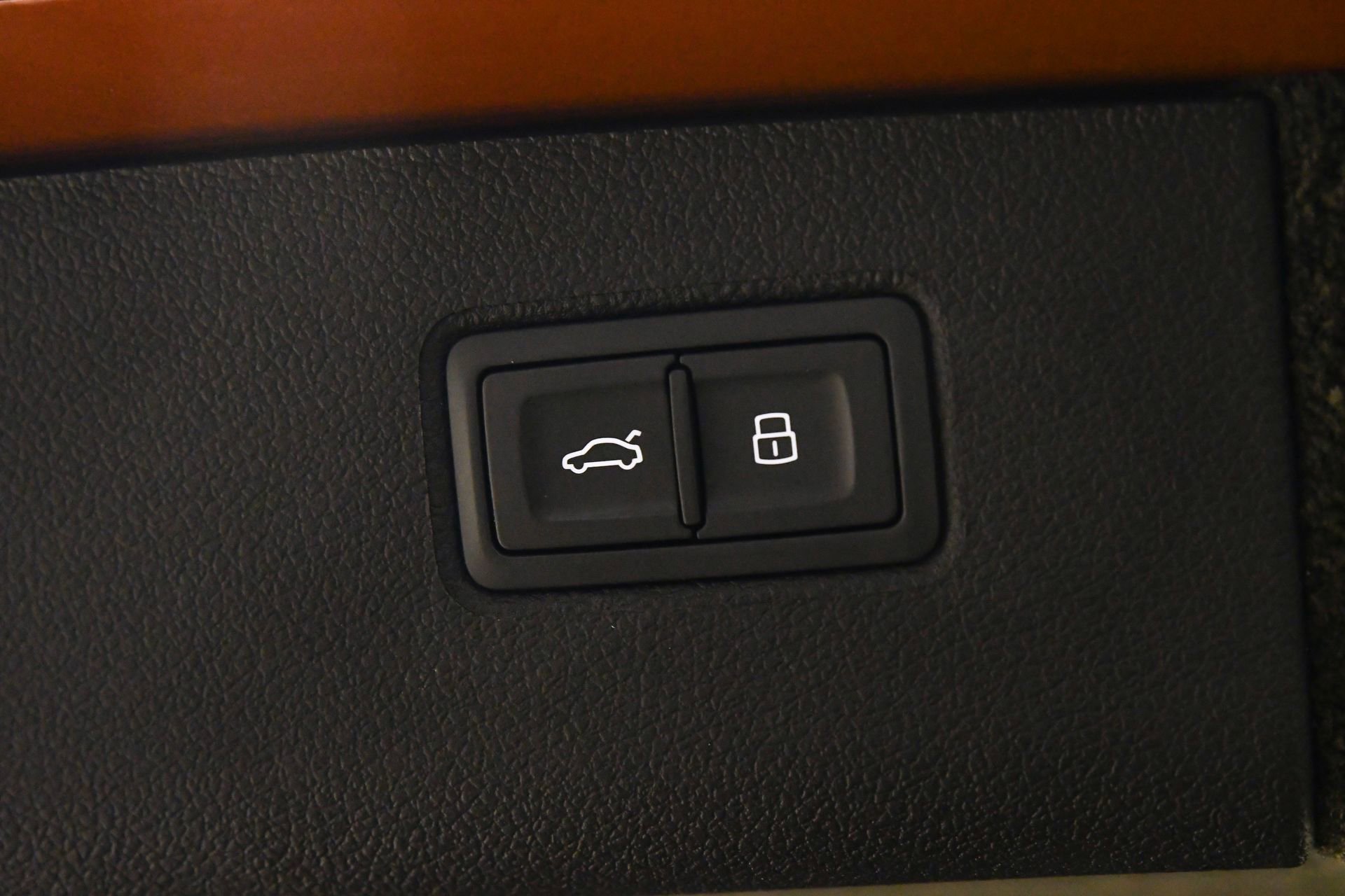 Certified 2022 Bentley Bentayga image 8