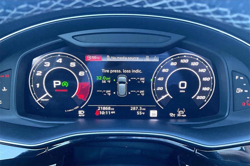 Used 2023 Audi RS Q8 w/ Black Optic Package image 22