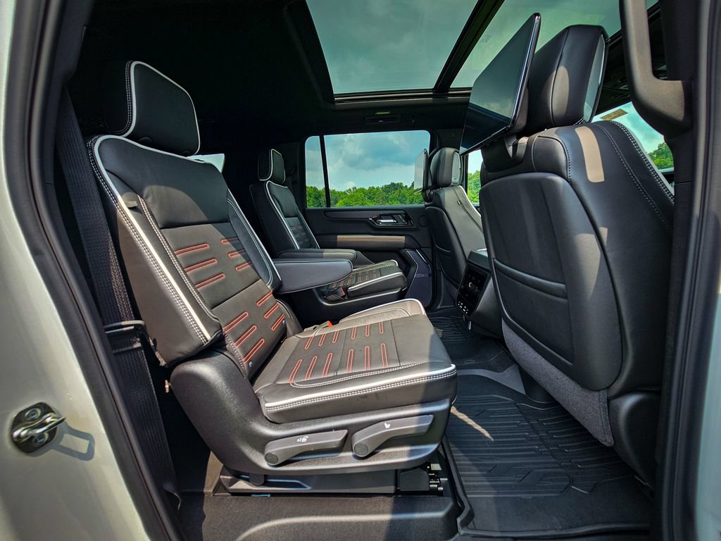 New 2026 GMC Yukon XL AT4 Ultimate w/ LPO, Floor Liner Package AWD/4WD image 47