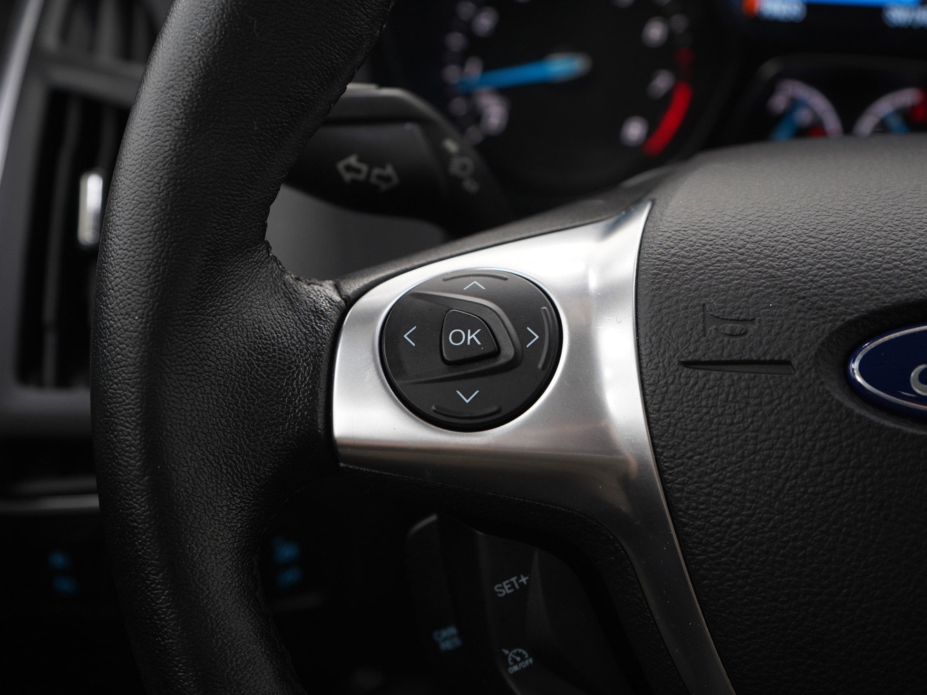 Used 2014 Ford Focus Titanium FWD image 24