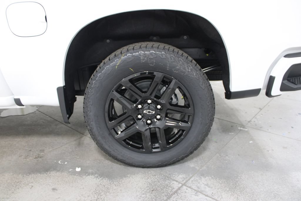 New 2026 Chevrolet Silverado 1500 Custom w/ LPO, Dark Essentials Package AWD/4WD image 26