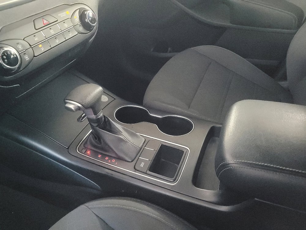 Used 2020 Kia Sorento LX image 26