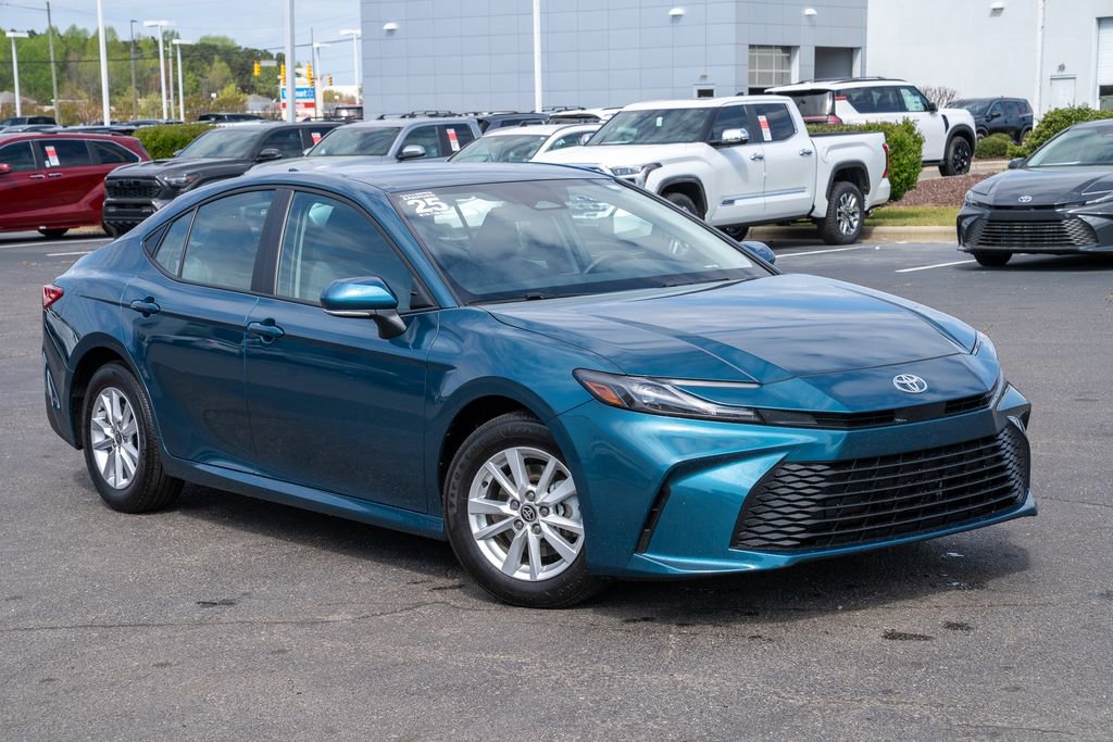 Certified 2025 Toyota Camry LE w/ Convenience Package image 1