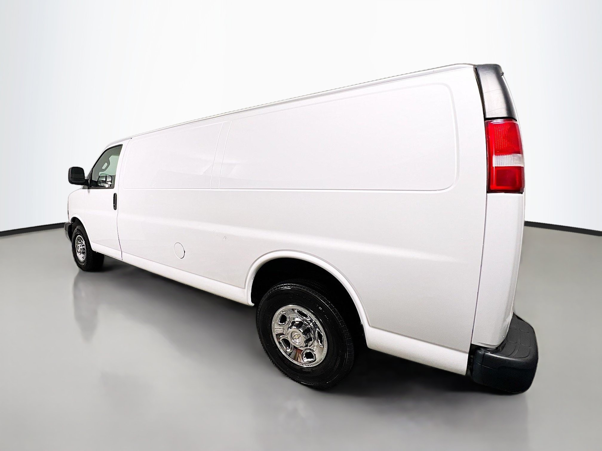 Used 2021 Chevrolet Express 2500 Extended w/ Communications Package RWD image 6