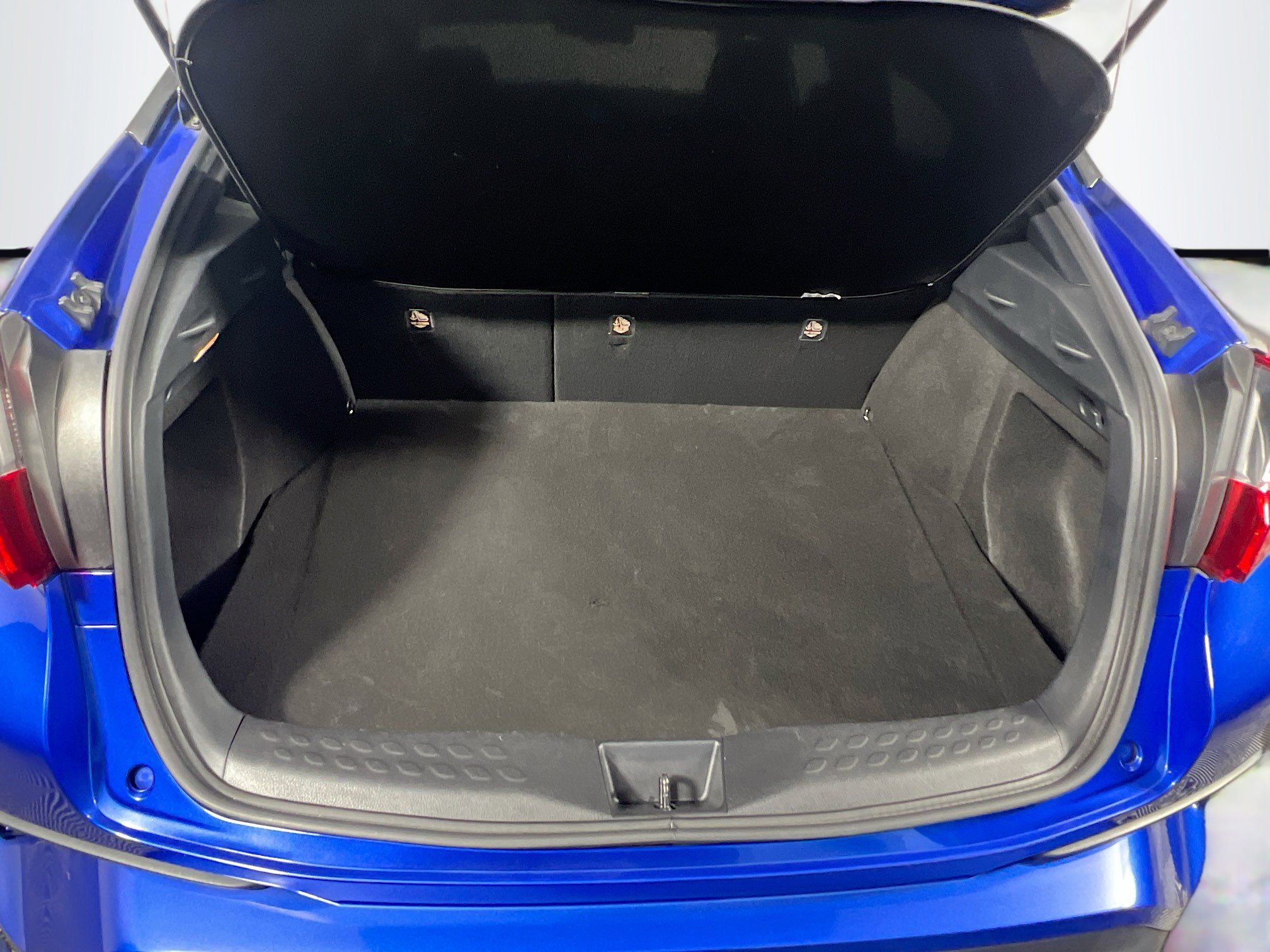 Used 2018 Toyota C-HR XLE image 33