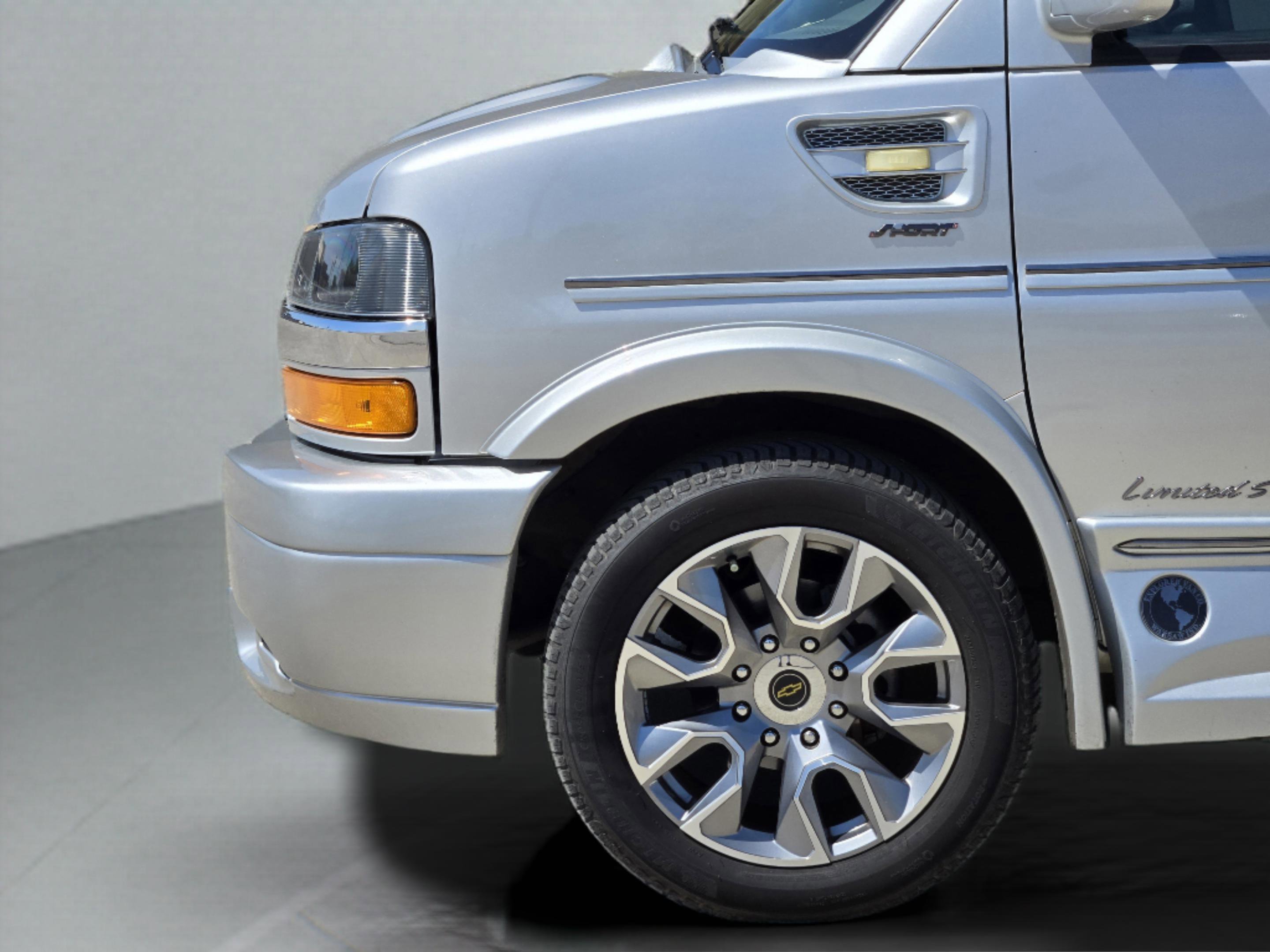 Used 2023 Chevrolet Express 2500 image 15