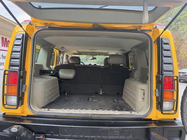 Used 2003 HUMMER H2 w/ Preferred Equipment Group image 13