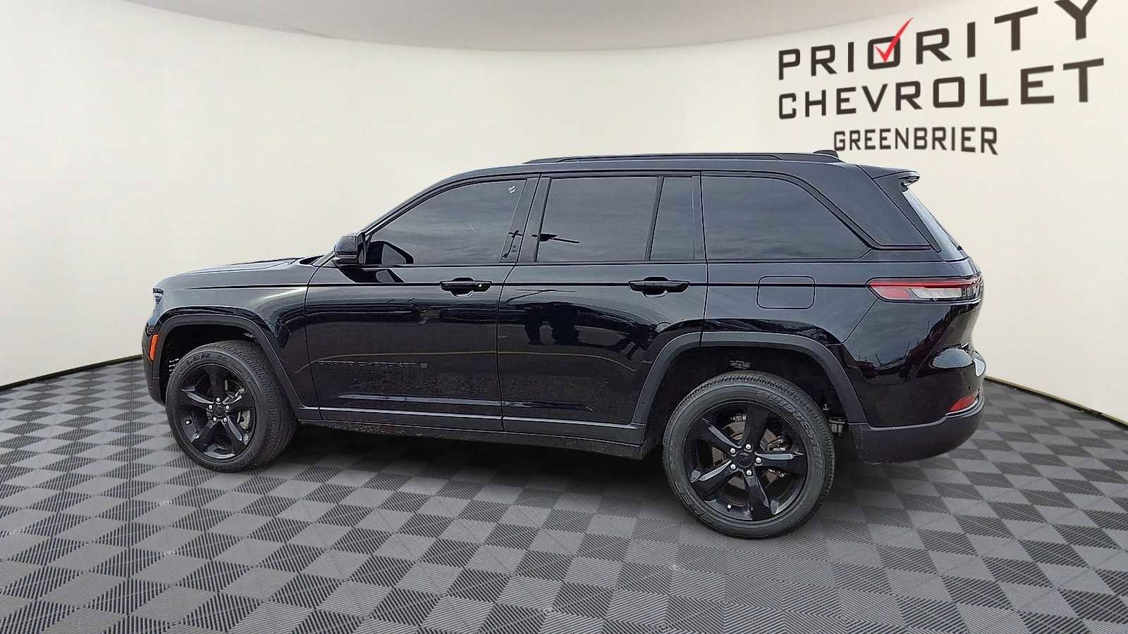 Used 2024 Jeep Grand Cherokee Altitude image 6