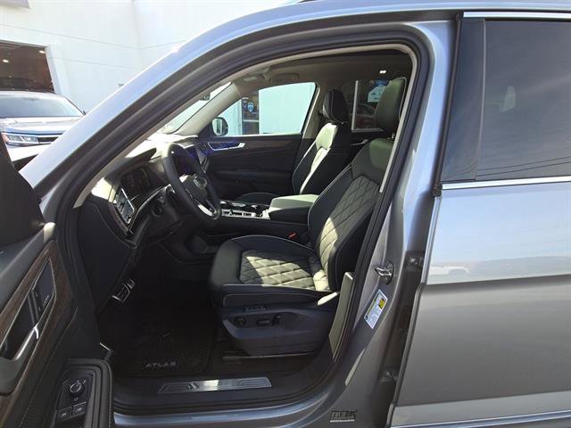 New 2026 Volkswagen Atlas SEL Premium R-Line image 6