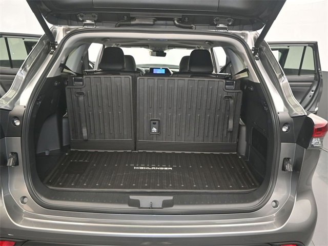 New 2026 Toyota Highlander XLE image 15