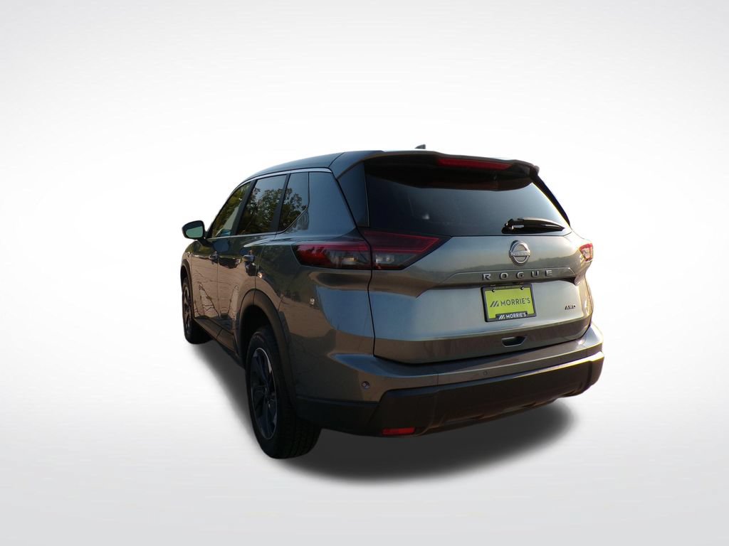 Used 2025 Nissan Rogue SV AWD/4WD image 3