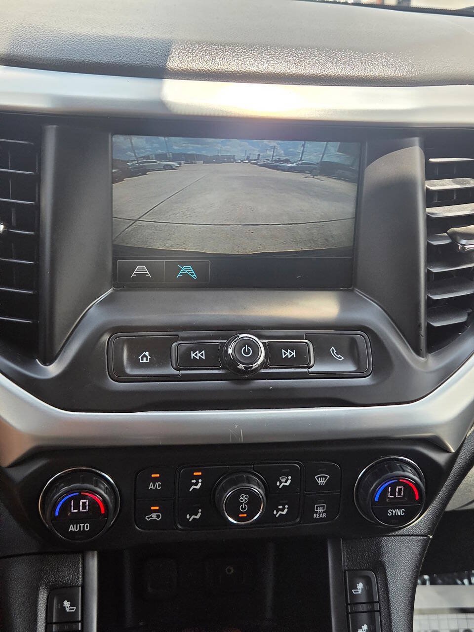 Used 2018 GMC Acadia SLE FWD image 10