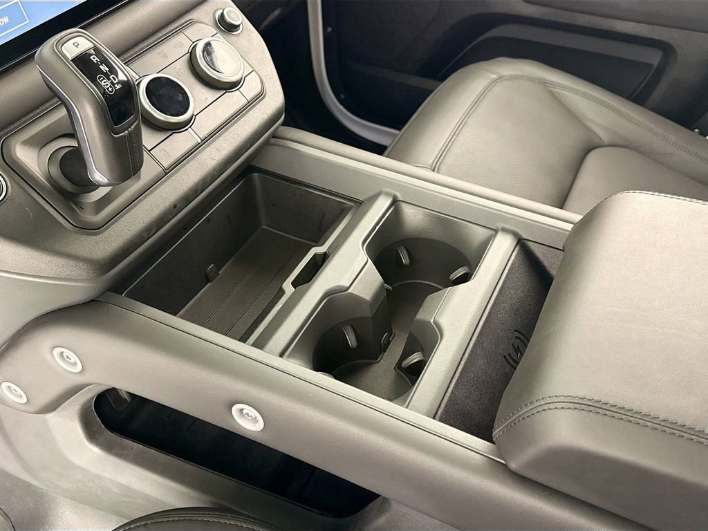 Used 2025 Land Rover Defender 110 S image 21