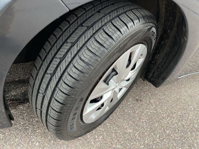 Used 2016 Toyota Corolla L image 10