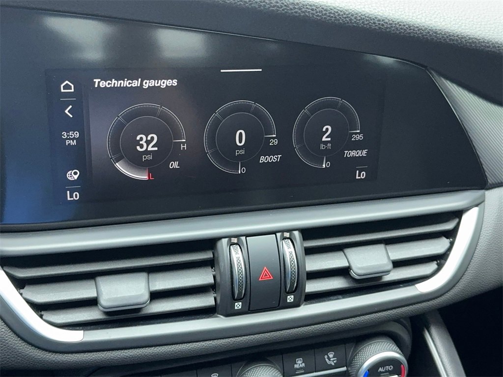 Used 2022 Alfa Romeo Giulia Veloce image 30