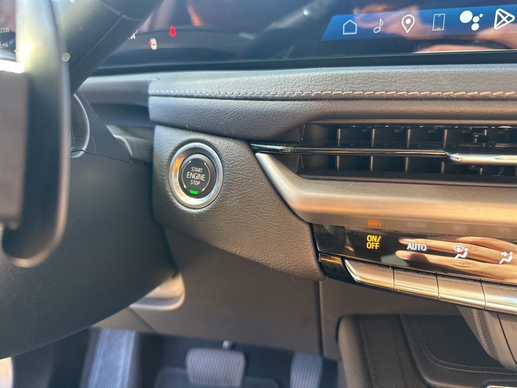 Certified 2024 Cadillac XT4 Luxury w/ Cold Weather Package image 22