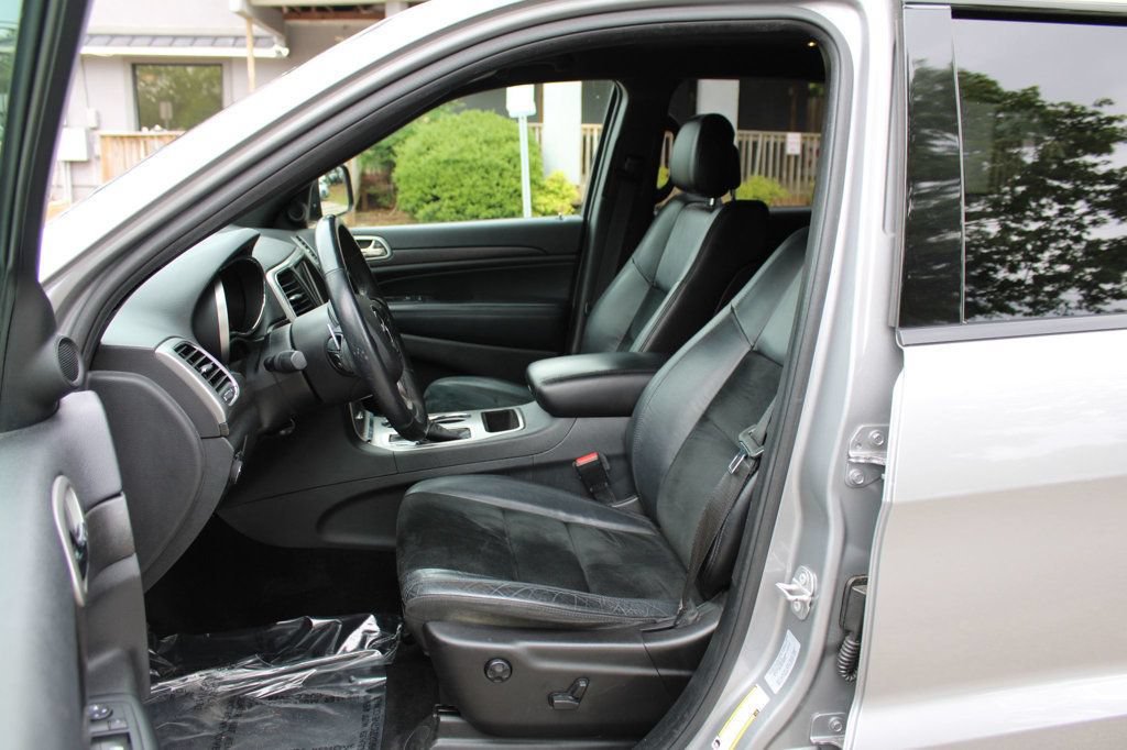 Used 2017 Jeep Grand Cherokee Altitude RWD image 13