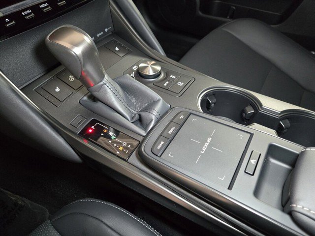 Certified 2025 Lexus IS 300 F Sport image 32