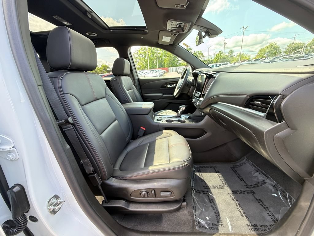 Used 2023 Chevrolet Traverse RS AWD/4WD image 29